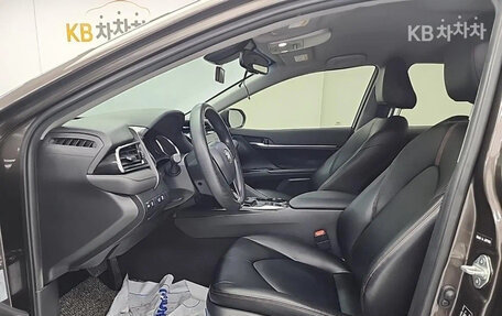 Toyota Camry, 2020 год, 2 700 000 рублей, 10 фотография