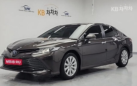 Toyota Camry, 2020 год, 2 700 000 рублей, 4 фотография