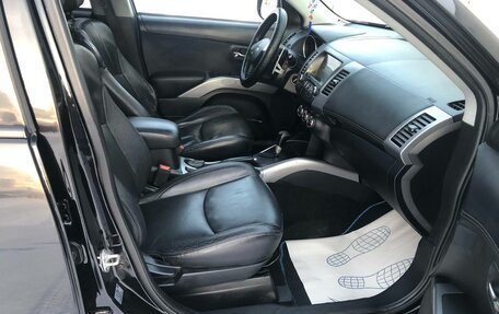 Mitsubishi Outlander III рестайлинг 3, 2011 год, 1 100 000 рублей, 13 фотография