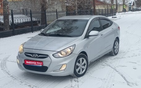 Hyundai Solaris II рестайлинг, 2011 год, 580 000 рублей, 1 фотография