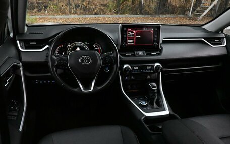 Toyota RAV4, 2022 год, 4 150 000 рублей, 11 фотография