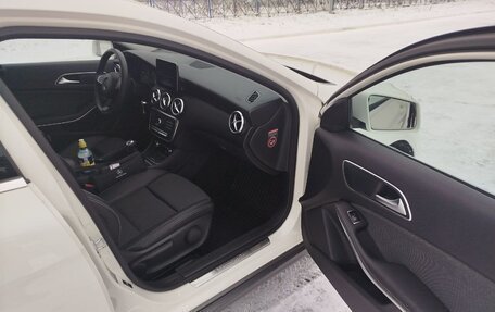 Mercedes-Benz A-Класс, 2017 год, 1 999 999 рублей, 6 фотография