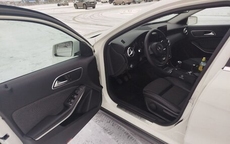 Mercedes-Benz A-Класс, 2017 год, 1 999 999 рублей, 9 фотография