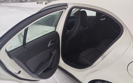 Mercedes-Benz A-Класс, 2017 год, 1 999 999 рублей, 8 фотография