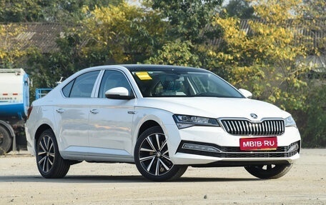 Skoda Superb III рестайлинг, 2025 год, 2 370 445 рублей, 1 фотография