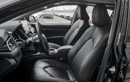 Toyota Camry, 2021 год, 3 199 000 рублей, 10 фотография