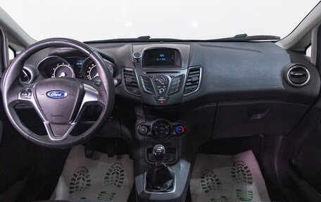 Ford Fiesta, 2015 год, 849 000 рублей, 10 фотография