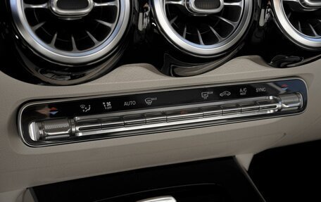 Mercedes-Benz GLB, 2019 год, 3 149 000 рублей, 14 фотография