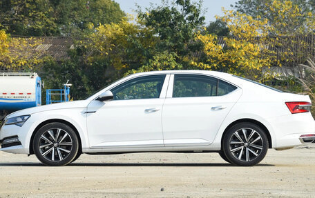 Skoda Superb III рестайлинг, 2025 год, 2 370 445 рублей, 2 фотография