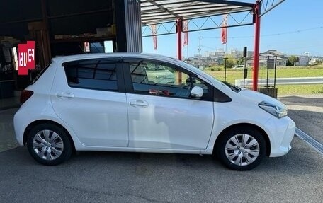 Toyota Vitz, 2018 год, 700 000 рублей, 4 фотография