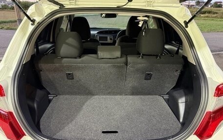 Toyota Vitz, 2018 год, 700 000 рублей, 14 фотография