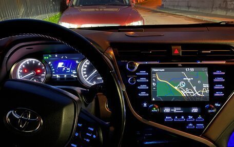 Toyota Camry, 2018 год, 2 300 000 рублей, 2 фотография