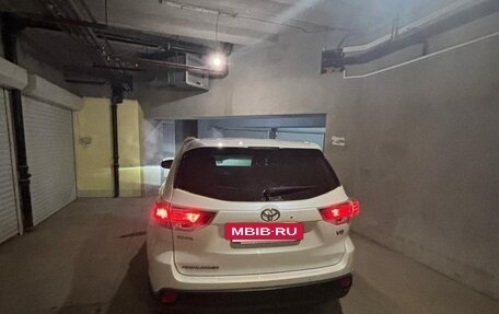 Toyota Highlander III, 2014 год, 2 850 000 рублей, 5 фотография