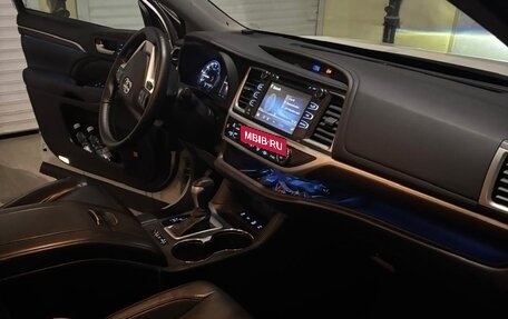 Toyota Highlander III, 2014 год, 2 850 000 рублей, 4 фотография