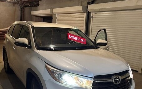 Toyota Highlander III, 2014 год, 2 850 000 рублей, 8 фотография