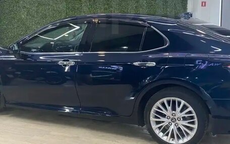 Toyota Camry, 2018 год, 2 300 000 рублей, 8 фотография