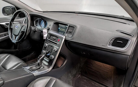 Volvo S60 Cross Country, 2016 год, 2 400 000 рублей, 3 фотография