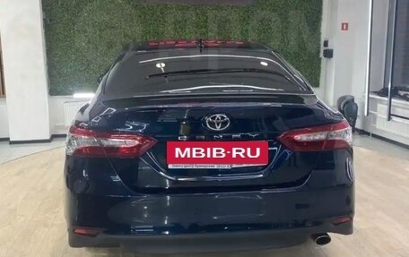 Toyota Camry, 2018 год, 2 300 000 рублей, 14 фотография