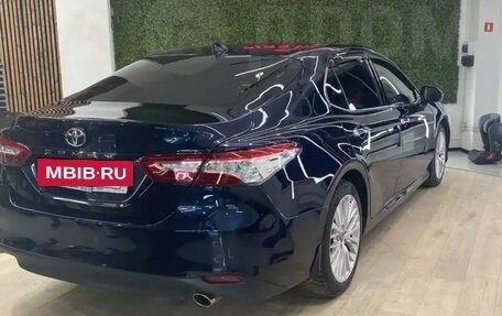Toyota Camry, 2018 год, 2 300 000 рублей, 12 фотография