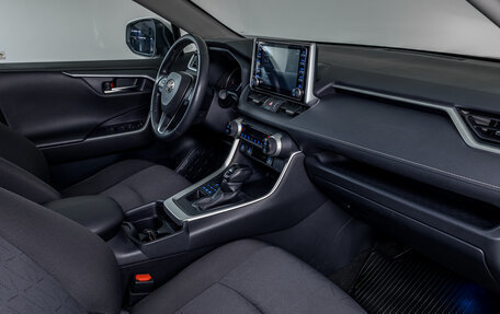 Toyota RAV4, 2021 год, 3 945 000 рублей, 8 фотография