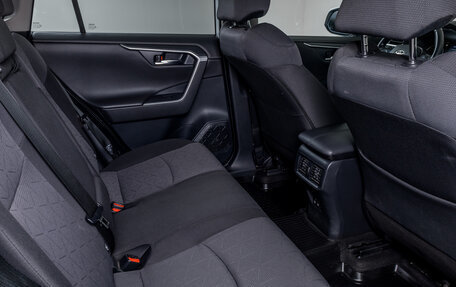 Toyota RAV4, 2021 год, 3 945 000 рублей, 10 фотография