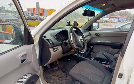 Mitsubishi L200 IV рестайлинг, 2013 год, 1 200 000 рублей, 12 фотография