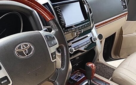 Toyota Land Cruiser 200, 2012 год, 3 999 999 рублей, 7 фотография