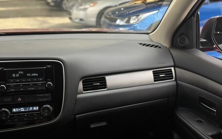 Mitsubishi Outlander III рестайлинг 3, 2014 год, 1 399 000 рублей, 13 фотография