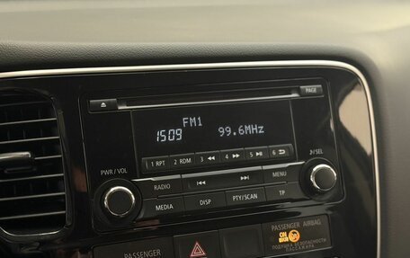 Mitsubishi Outlander III рестайлинг 3, 2014 год, 1 399 000 рублей, 16 фотография