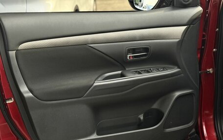 Mitsubishi Outlander III рестайлинг 3, 2014 год, 1 399 000 рублей, 23 фотография