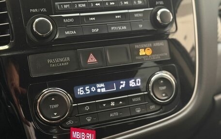 Mitsubishi Outlander III рестайлинг 3, 2014 год, 1 399 000 рублей, 17 фотография