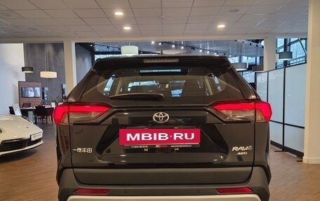 Toyota RAV4, 2025 год, 4 560 000 рублей, 5 фотография