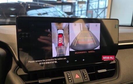 Toyota RAV4, 2025 год, 4 560 000 рублей, 15 фотография