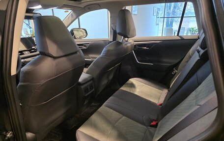 Toyota RAV4, 2025 год, 4 560 000 рублей, 22 фотография