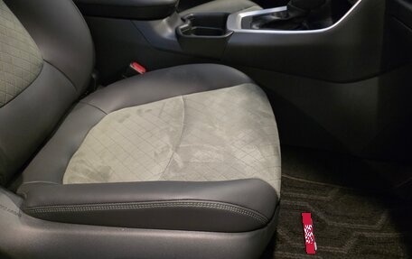 Toyota RAV4, 2025 год, 4 560 000 рублей, 27 фотография