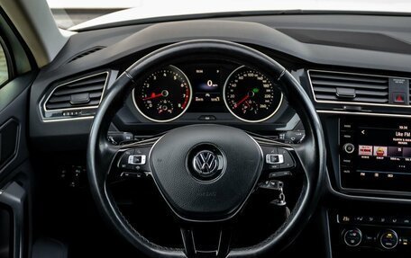 Volkswagen Tiguan II, 2020 год, 2 500 000 рублей, 23 фотография