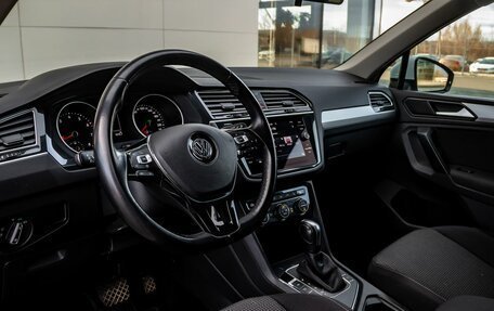 Volkswagen Tiguan II, 2020 год, 2 500 000 рублей, 21 фотография