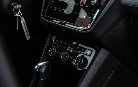 Volkswagen Tiguan II, 2020 год, 2 500 000 рублей, 30 фотография