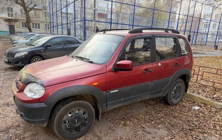 Chevrolet Niva I рестайлинг, 2010 год, 415 000 рублей, 2 фотография