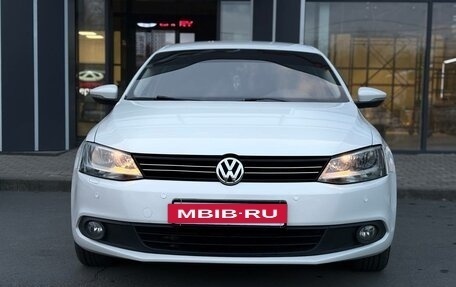Volkswagen Jetta VI, 2014 год, 1 028 000 рублей, 2 фотография