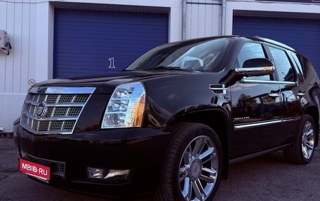Cadillac Escalade III, 2013 год, 3 700 000 рублей, 2 фотография