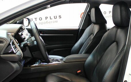 Toyota Camry, 2021 год, 3 590 000 рублей, 10 фотография