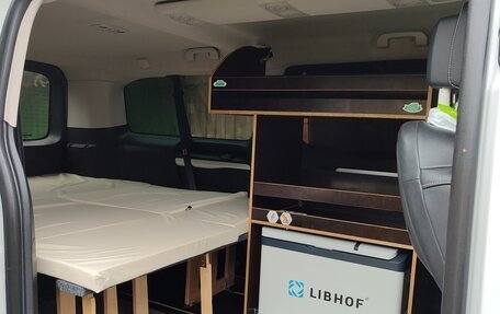 Peugeot Traveller I, 2021 год, 4 380 000 рублей, 24 фотография