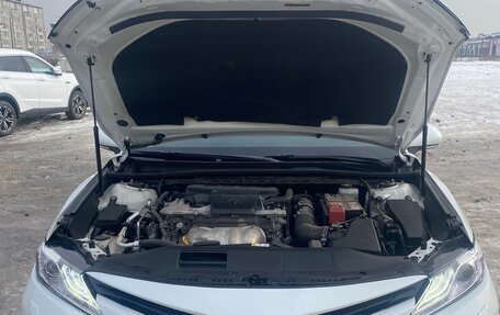 Toyota Camry, 2020 год, 3 300 000 рублей, 2 фотография