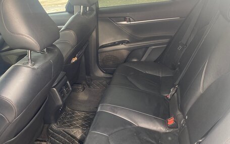 Toyota Camry, 2020 год, 3 300 000 рублей, 10 фотография