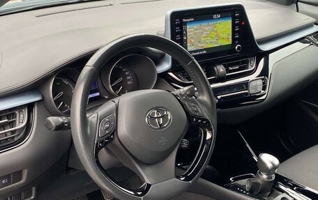 Toyota C-HR I рестайлинг, 2021 год, 1 690 000 рублей, 8 фотография