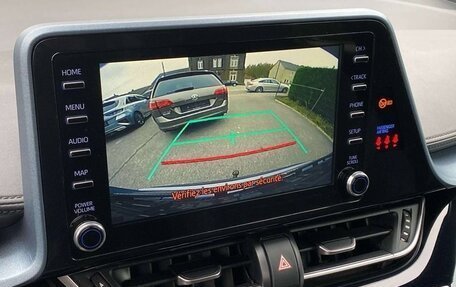 Toyota C-HR I рестайлинг, 2021 год, 1 690 000 рублей, 9 фотография