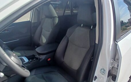 Toyota RAV4, 2025 год, 4 490 000 рублей, 14 фотография