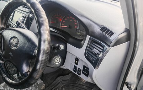 Toyota Ipsum II, 2002 год, 960 000 рублей, 9 фотография