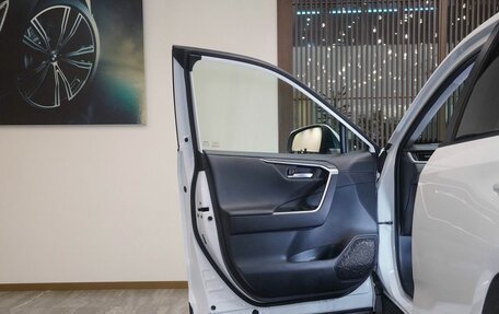 Toyota RAV4, 2019 год, 2 980 000 рублей, 7 фотография